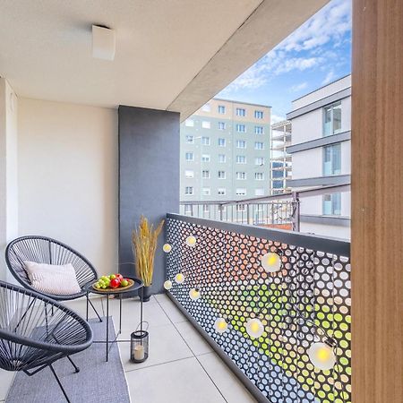 Design Apartment - Balcony, Free Parking, Yoga, 10 Mins To Center, By Gravity Prague Extérieur photo